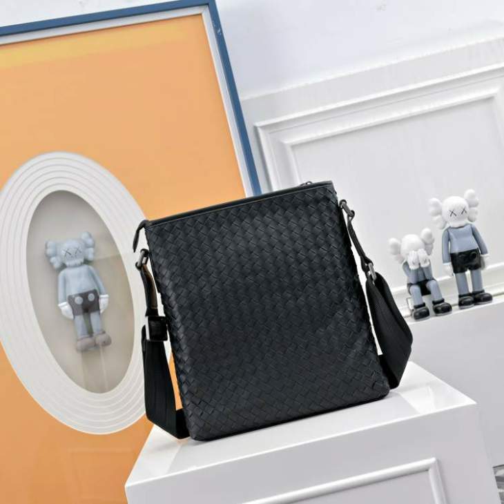 Picture of Bottega Veneta Mens Bags _SKUfw186540221fw
